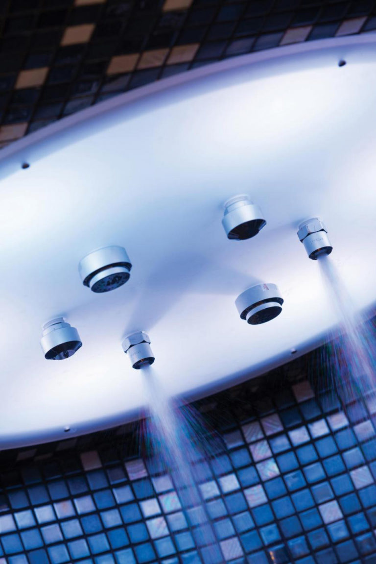 La douche sensorielle l’éveil des sens avec nos différentes douches à