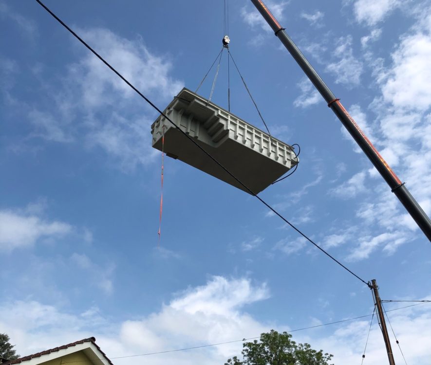 Pose piscine coque polyester